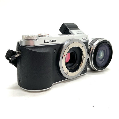 【全額返金保証】【最速発送】Panasonic デジタル一眼 LUMIX DMC-GX7C-S レンズキット [シルバー] シルバー 美品 動作確認済