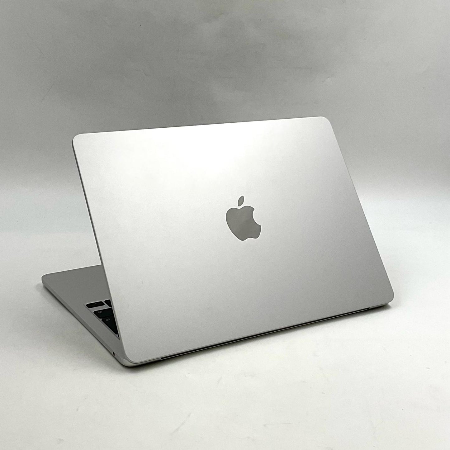 【全額返金保証】【最速発送】Apple MacBook Air 13.6インチ 2022 Apple M2 16GB 256GB シルバー 93.5% 美品 動作確認済