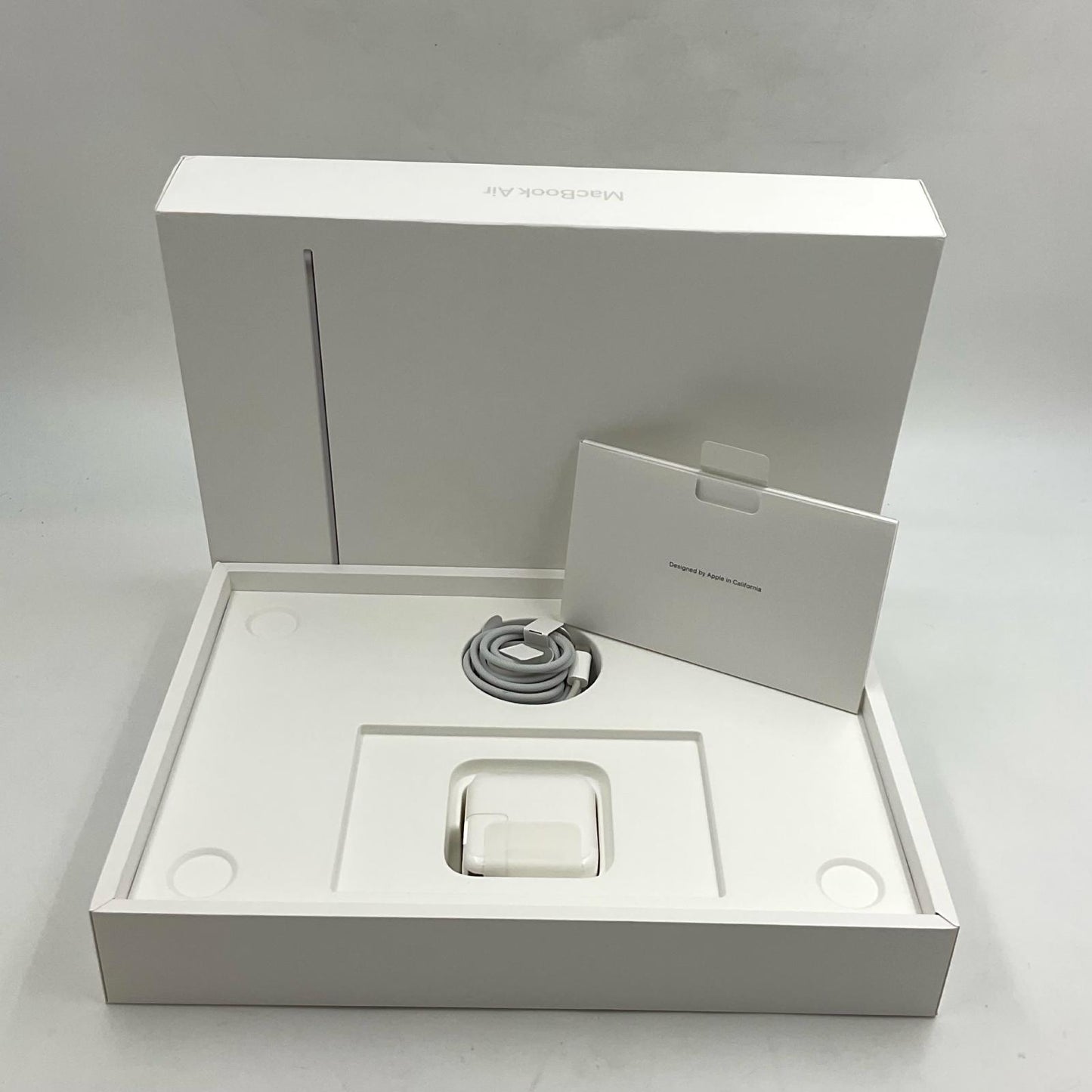 【全額返金保証】【最速発送】Apple MacBook Air 13.6インチ 2022 Apple M2 16GB 256GB シルバー 93.5% 美品 動作確認済