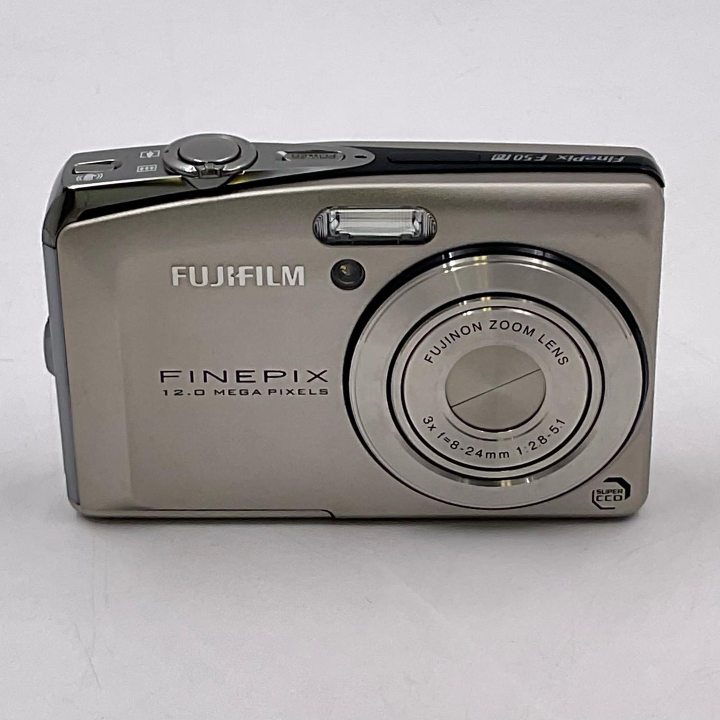 【最速発送】FUJIFILM コンパクトデジタルカメラ FinePix F50fd シルバー【難有】