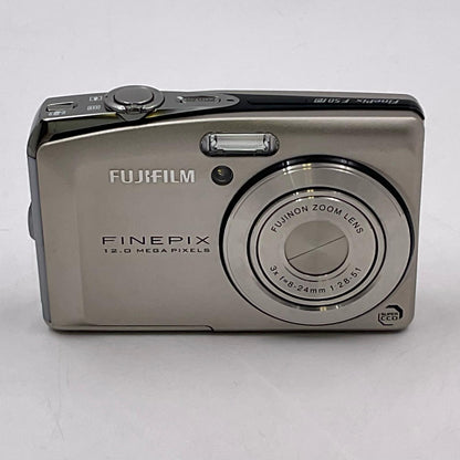 【最速発送】FUJIFILM コンパクトデジタルカメラ FinePix F50fd シルバー【難有】