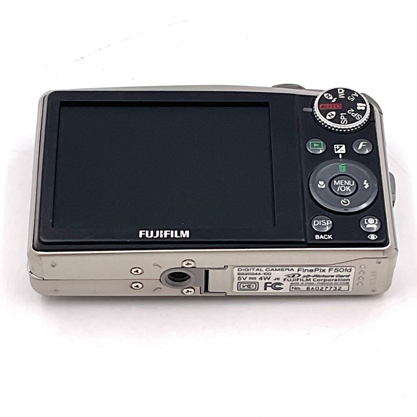 【最速発送】FUJIFILM コンパクトデジタルカメラ FinePix F50fd シルバー【難有】