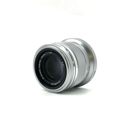 【全額返金保証】【最速発送】OLYMPUS M.ZUIKO DIGITAL 45mm F1.8 [シルバー] 美品 動作確認済