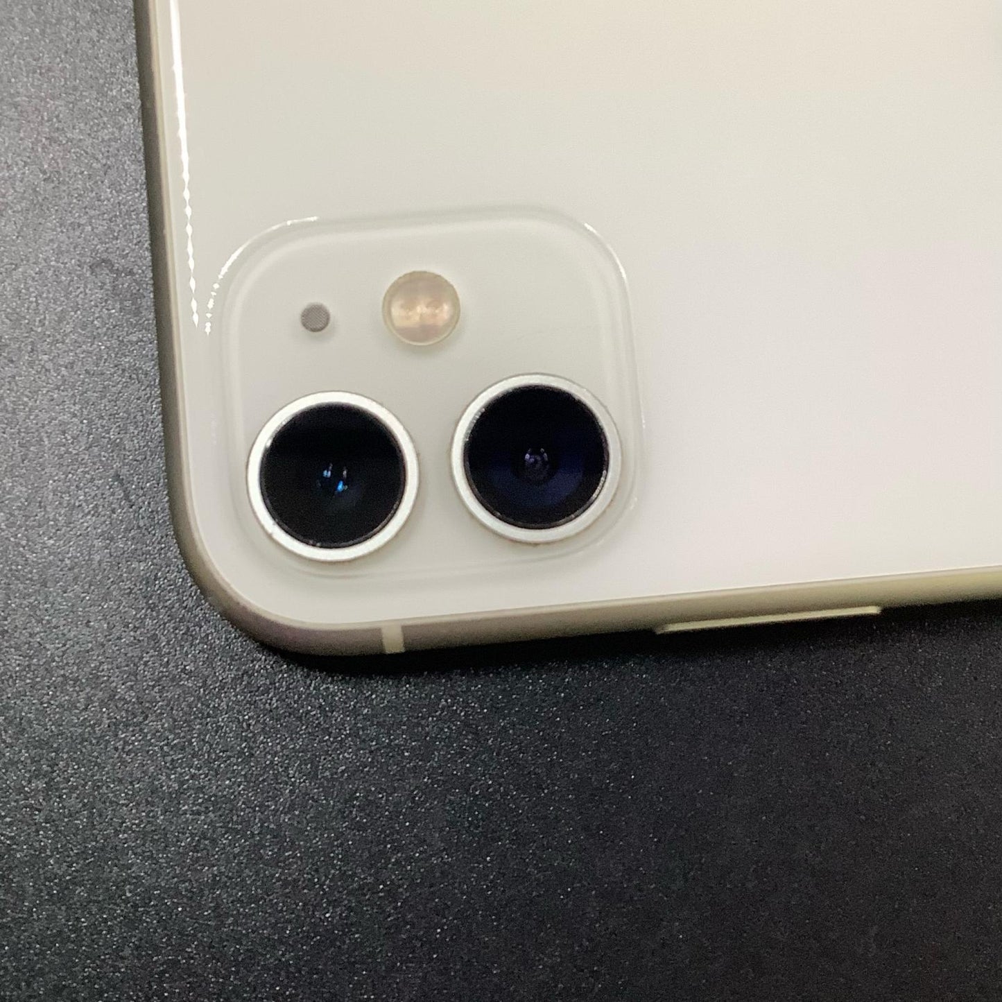 【全額返金保証】【最速発送】Apple iPhone iPhone 11 128GB シルバー Softbank 白ロム 動作確認済 76%