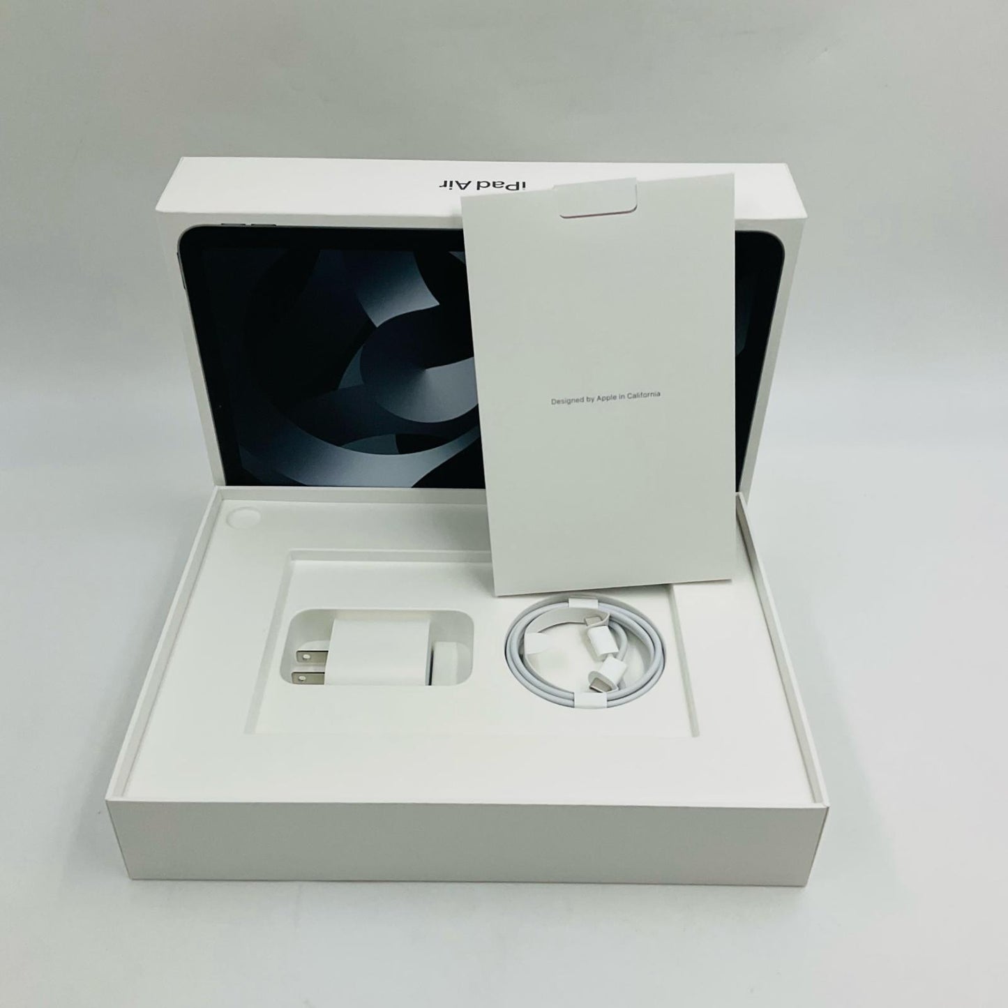 【全額返金保証】【最速発送】Apple iPad Air 10.9インチ 第5世代 256GB スペースグレイ Wi-Fi 美品 動作確認済