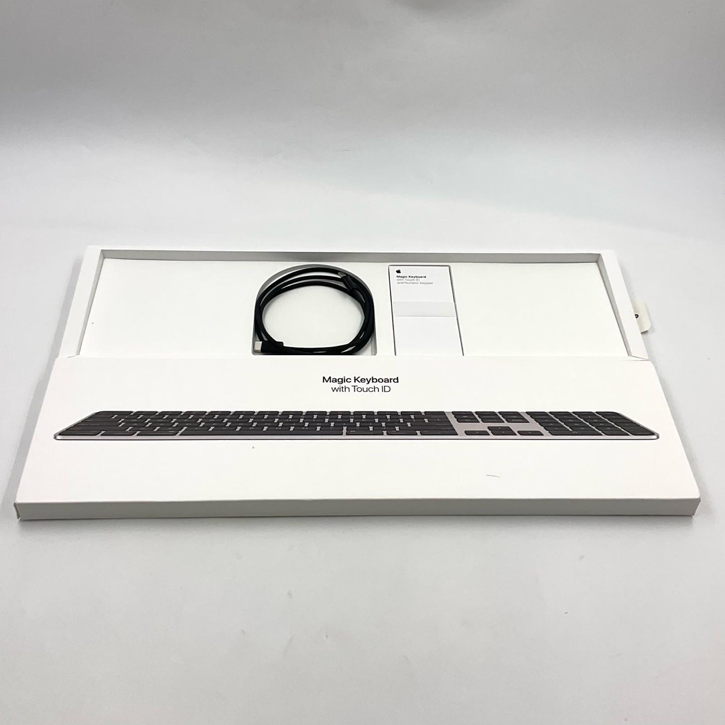 【全額返金保証】【最速発送】Apple Magic Keyboard テンキー付き [ブラック] MMMR3J/A A2520 美品 動作確認済
