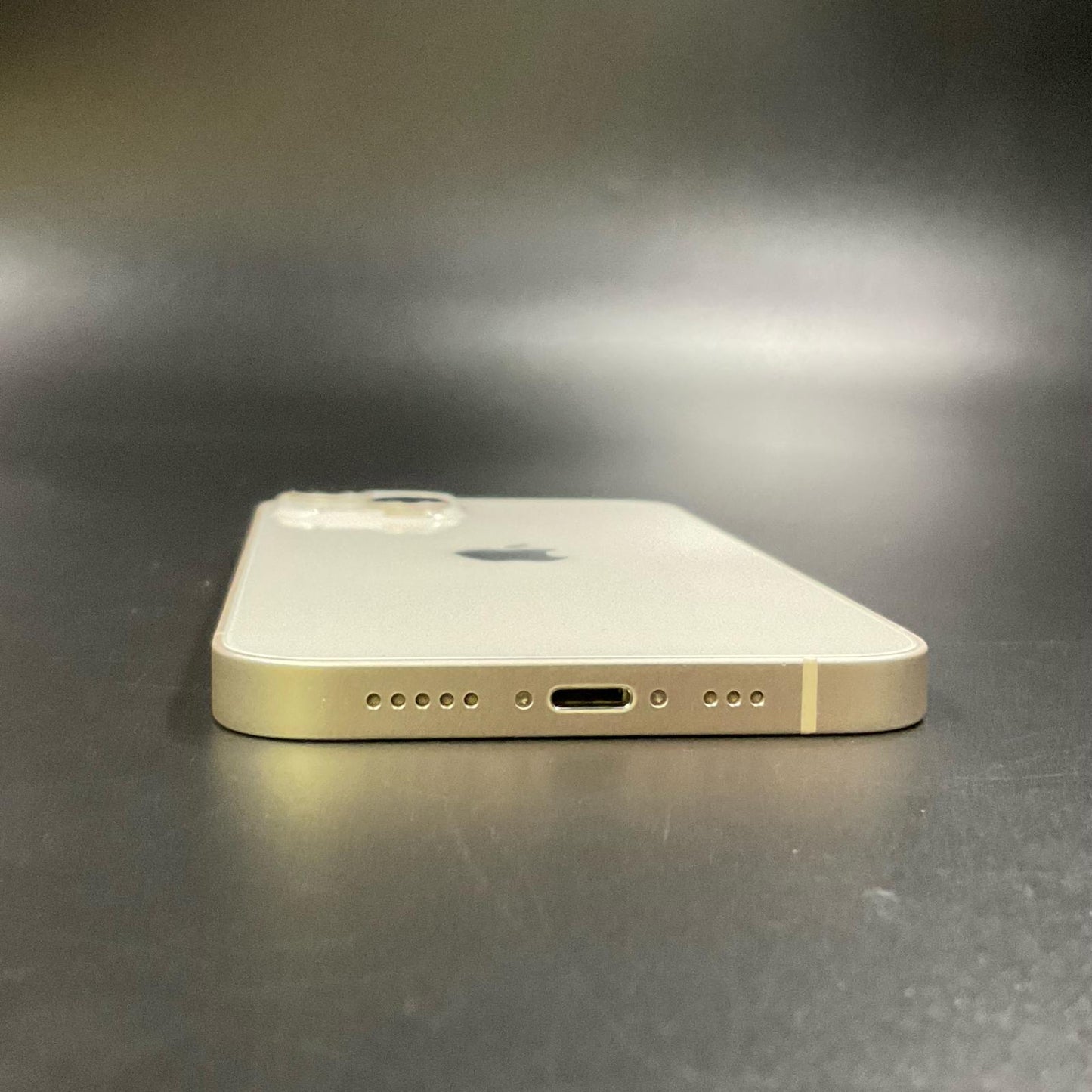 【全額返金保証】【最速発送】Apple iPhone iPhone 13 128GB スターライト docomo SIMフリー 白ロム 動作確認済 77%