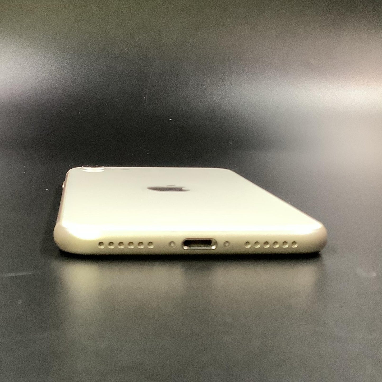 【全額返金保証】【最速発送】Apple iPhone iPhone SE（第3世代） 64GB スターライト Softbank SIMフリー 美品 動作確認済 84%
