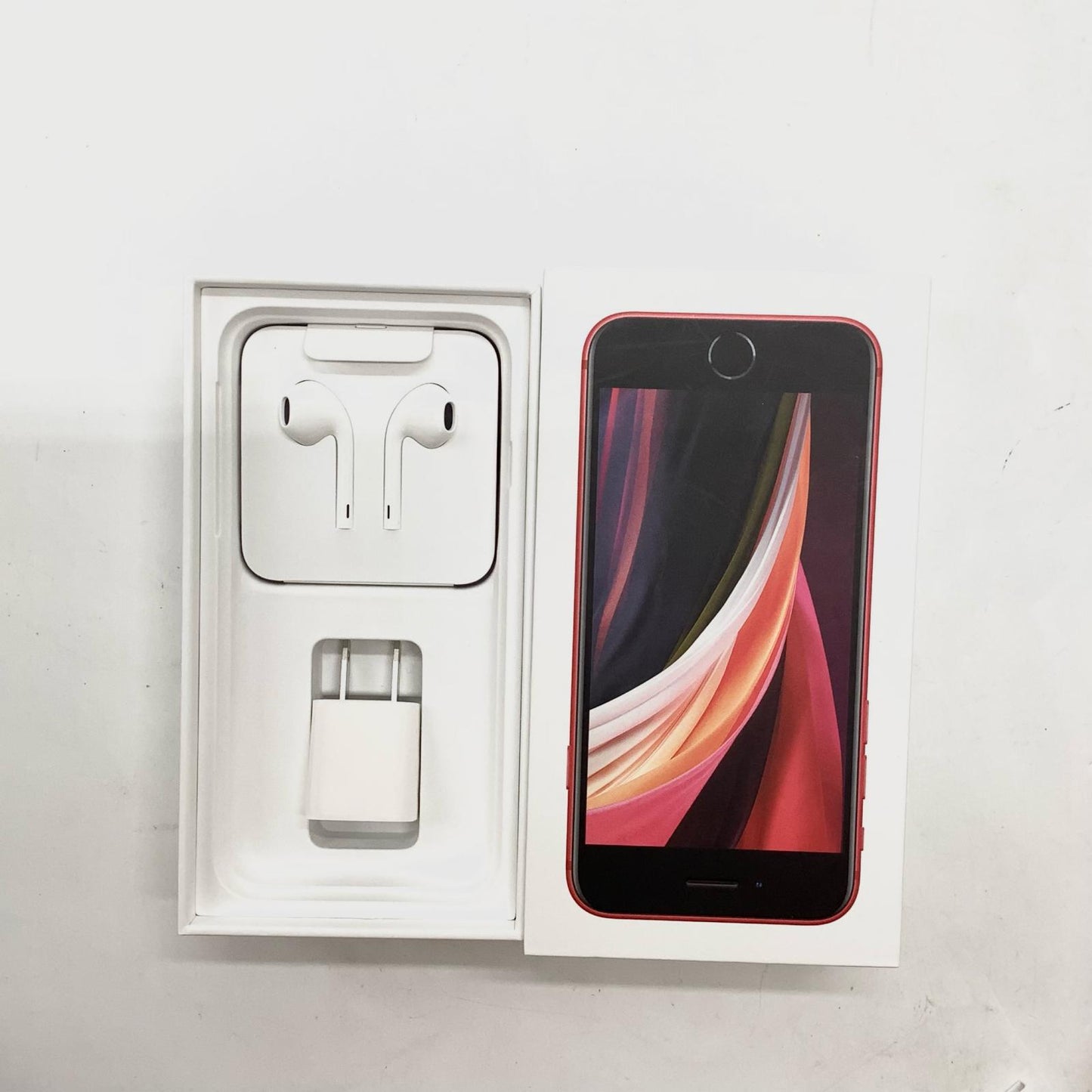 【全額返金保証】【最速発送】Apple iPhone iPhone SE（第2世代） 128GB レッド docomo SIMフリー 白ロム 動作確認済 76%