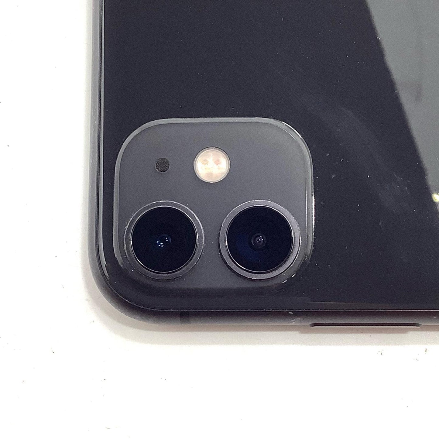 【最速発送】Apple iPhone iPhone 11 64GB ブラック docomo 白ロム【難有】 75%