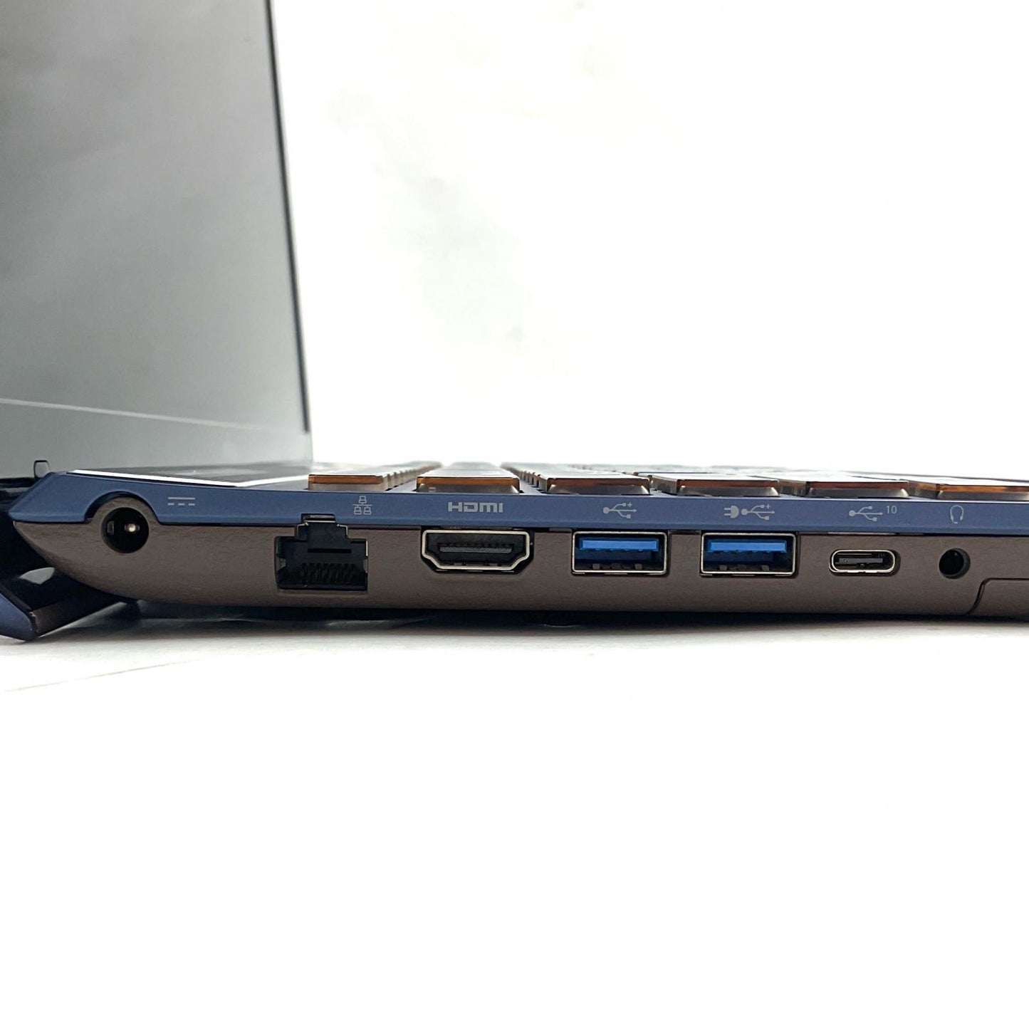 【最速発送】FUJITSU LIFEBOOK FMVA77D1L Intel(R) Core(TM) i7-8565U CPU @ 1.80GHz 8GB SSD 128GB HDD 1TB 46.5%【難有】