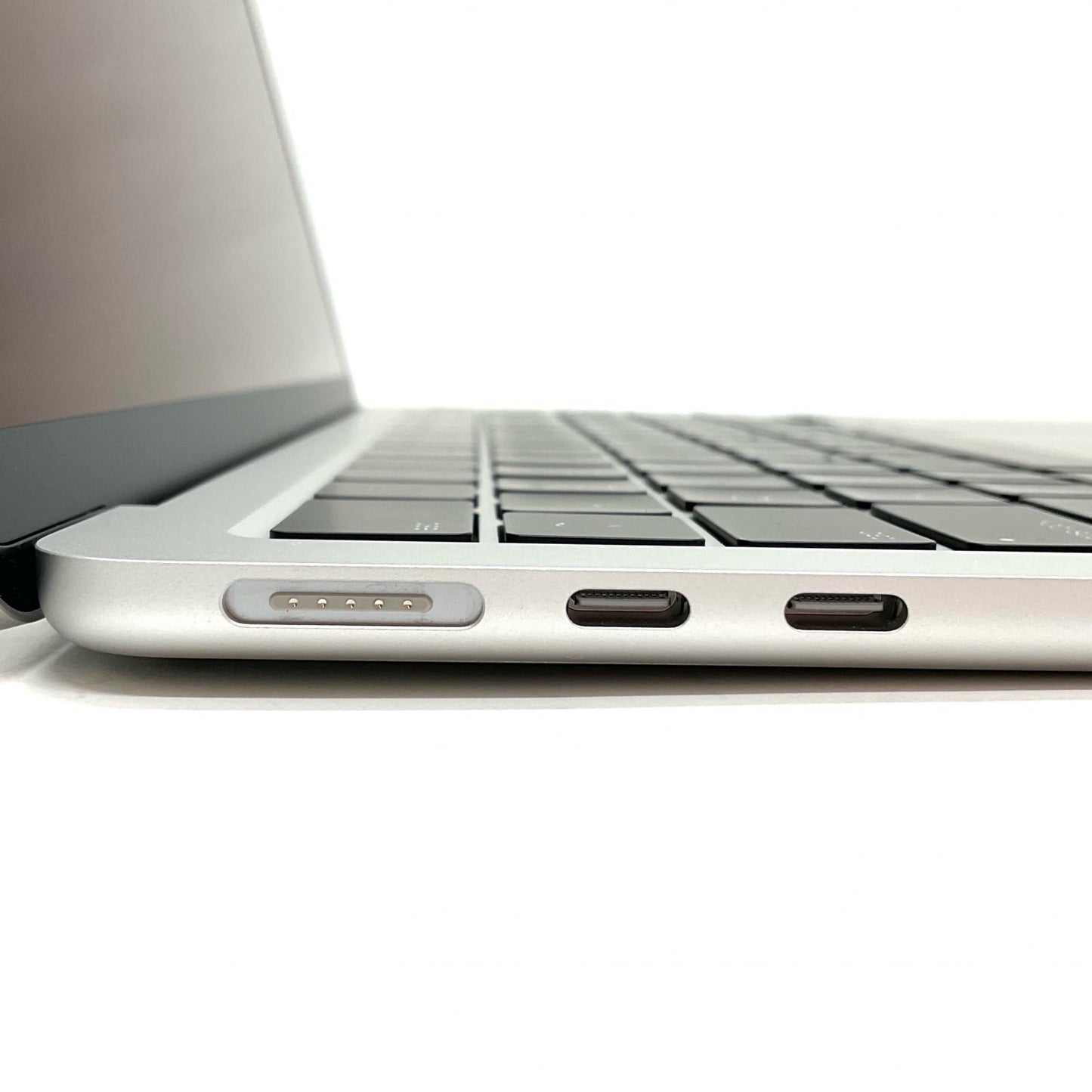 【全額返金保証】【最速発送】Apple MacBook Air 13インチ 2022 Apple M2 8GB 256GB シルバー 100% 美品 動作確認済