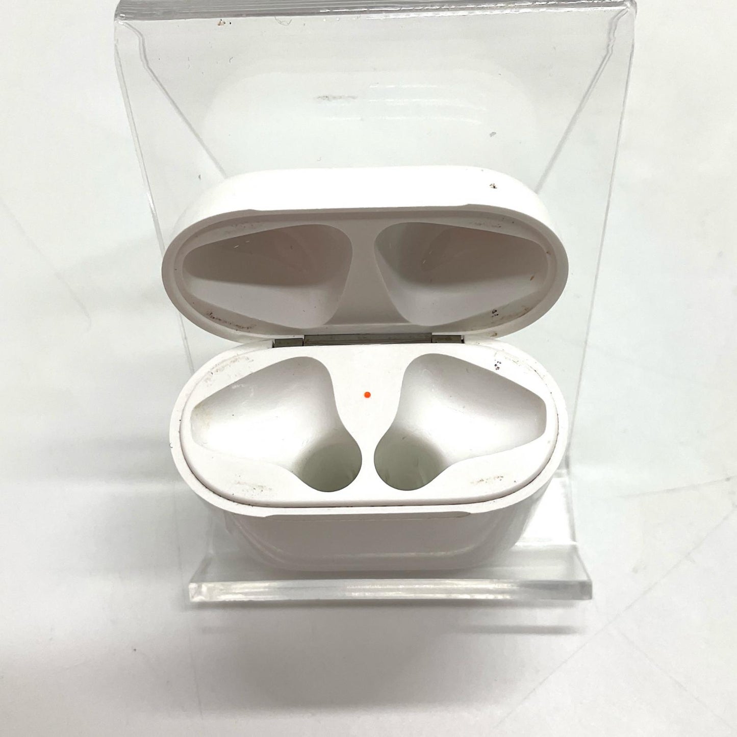 【全額返金保証】【最速発送】Apple AirPods with Charging Case 第2世代 MV7N2J/A 美品 動作確認済