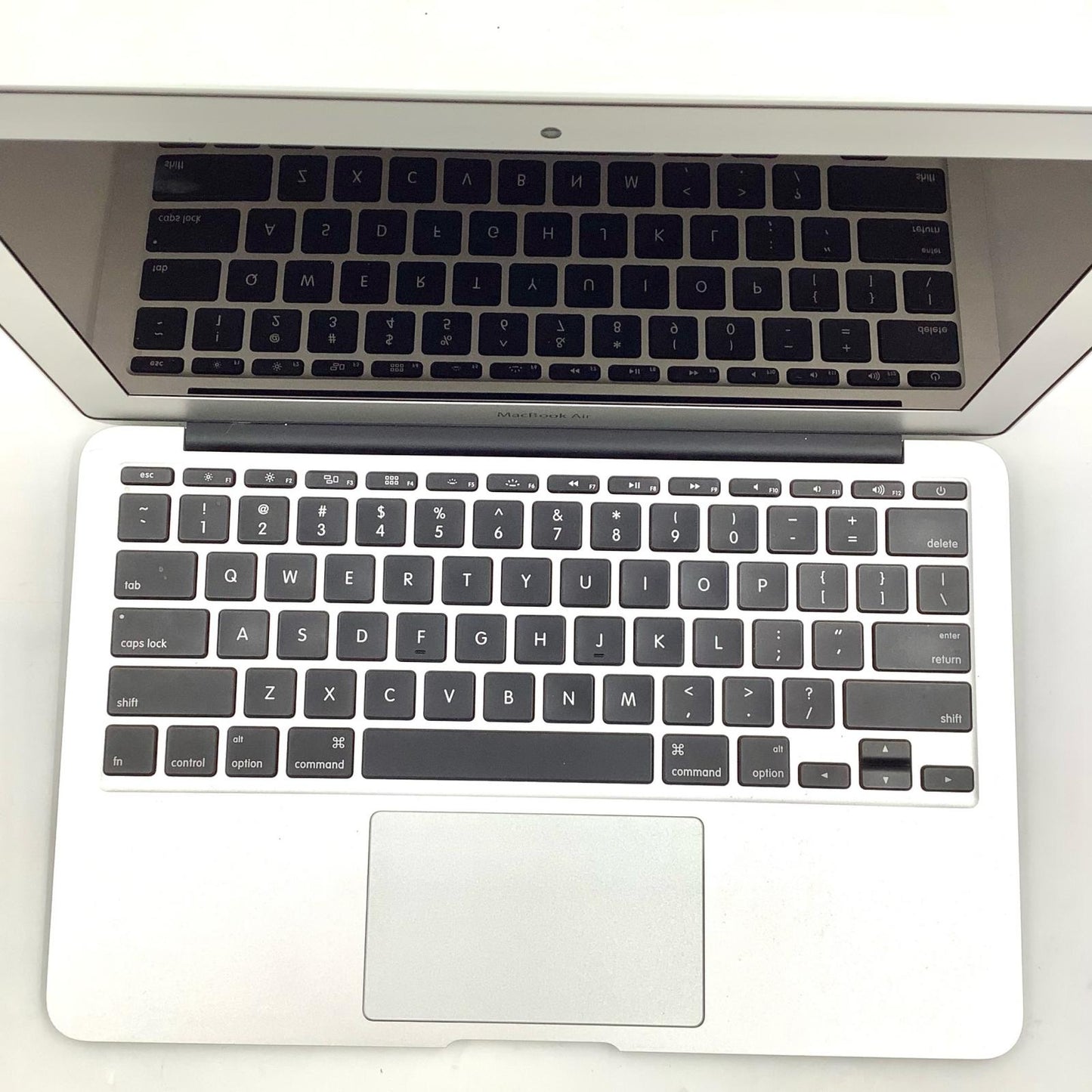 【全額返金保証】【最速発送】Apple MacBook Air 11インチ 2015 intel core i5 4GB 1TB シルバー 92.7% 動作確認済