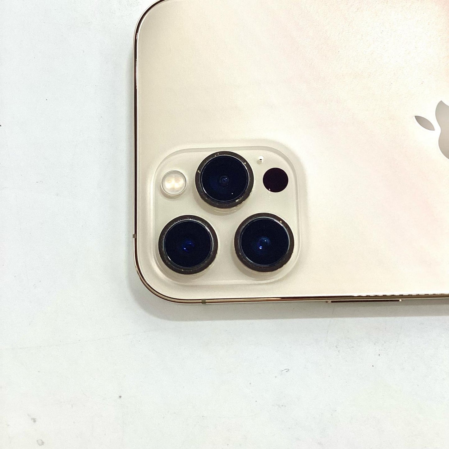 【全額返金保証】【最速発送】Apple iPhone iPhone 12 Pro Max 256GB ゴールド docomo 白ロム 美品 動作確認済 89%