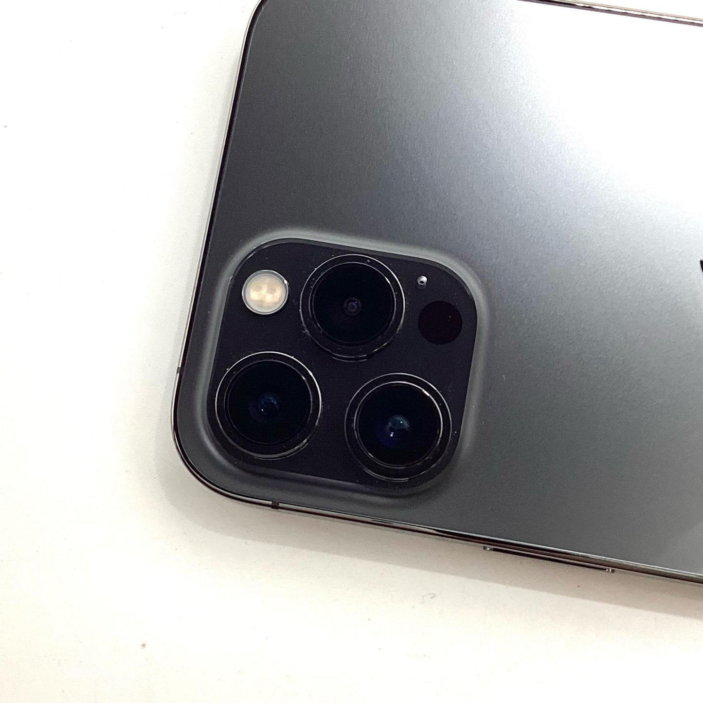 【全額返金保証】【最速発送】Apple iPhone iPhone 12 Pro Max 256GB グラファイト docomo 白ロム 美品 動作確認済 82%