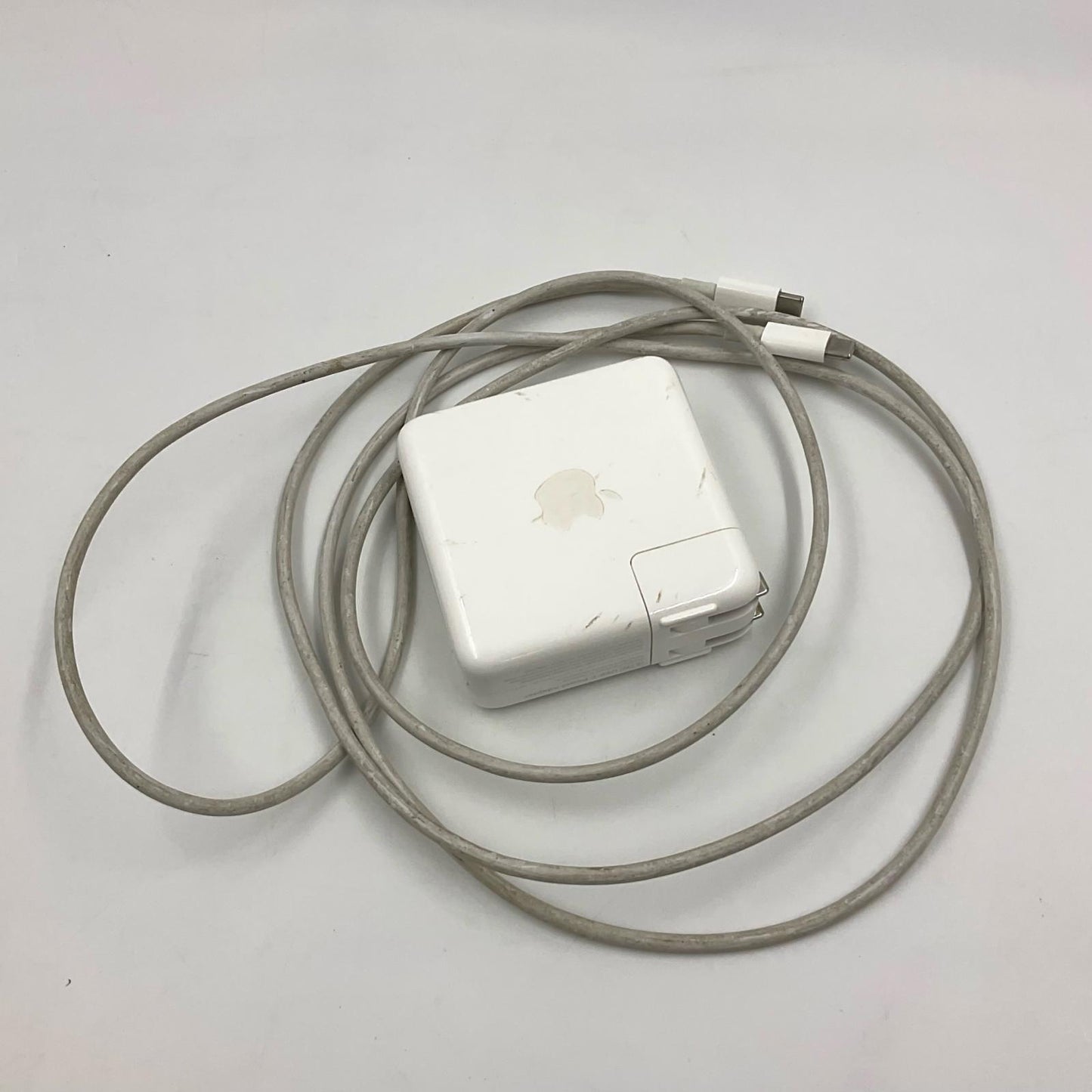 【全額返金保証】【最速発送】Apple MacBook Pro 13インチ 2022 Apple M2 8GB 256GB シルバー 80% 美品 動作確認済