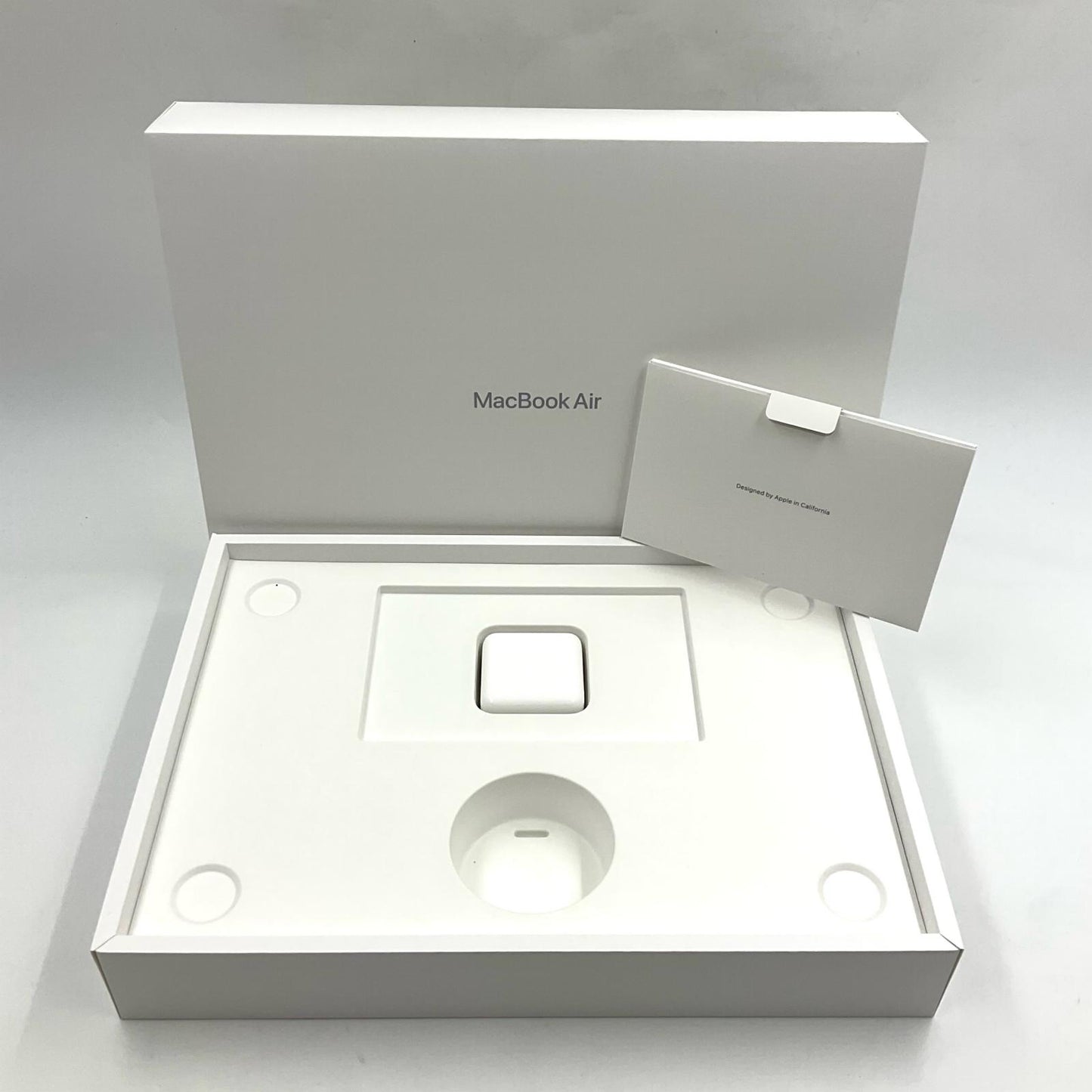 【全額返金保証】【最速発送】Apple MacBook Air 13インチ 2022 Apple M2 16GB 512GB シルバー 100% 超美品 動作確認済