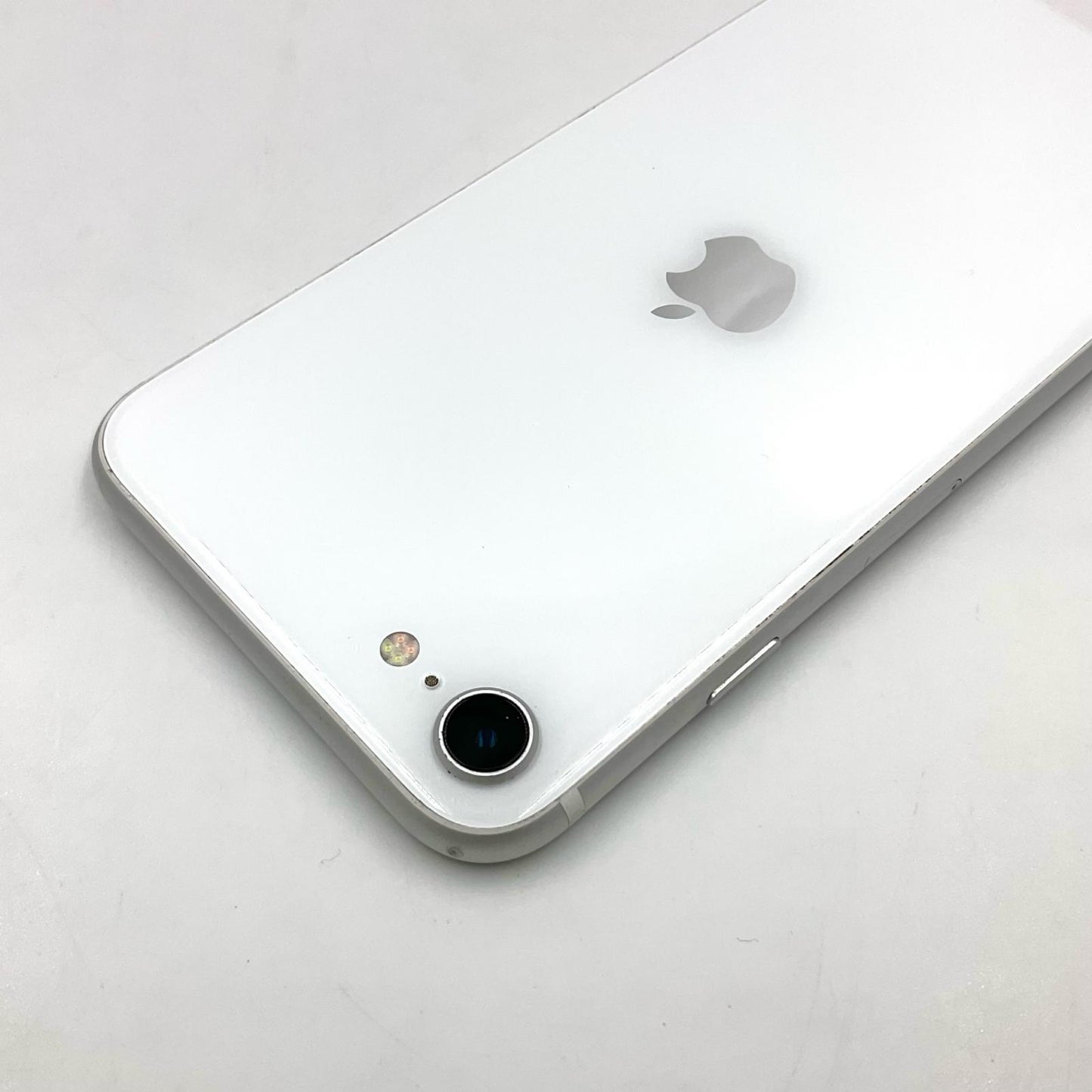 【最速発送】Apple iPhone iPhone SE（第2世代） 64GB ホワイト Softbank SIMフリー 白ロム【難有】 82%