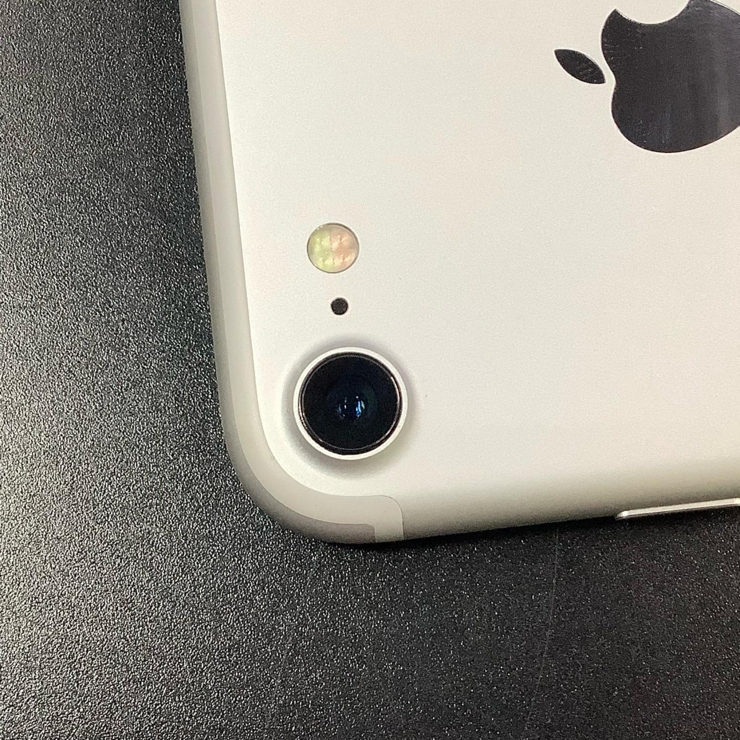 【全額返金保証】【最速発送】Apple iPhone iPhone 7 32GB シルバー Softbank 白ロム 美品 動作確認済 97%