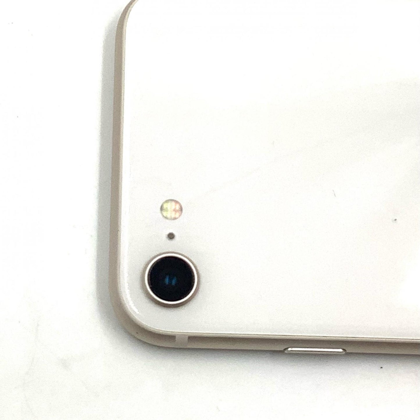 【全額返金保証】【最速発送】Apple iPhone iPhone SE（第3世代） 64GB スターライト au 白ロム 美品 動作確認済 82%