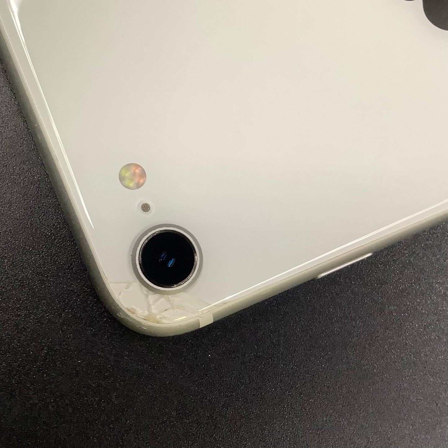 【最速発送】Apple iPhone iPhone SE（第2世代） 64GB ホワイト 白ロム【難有】 74%