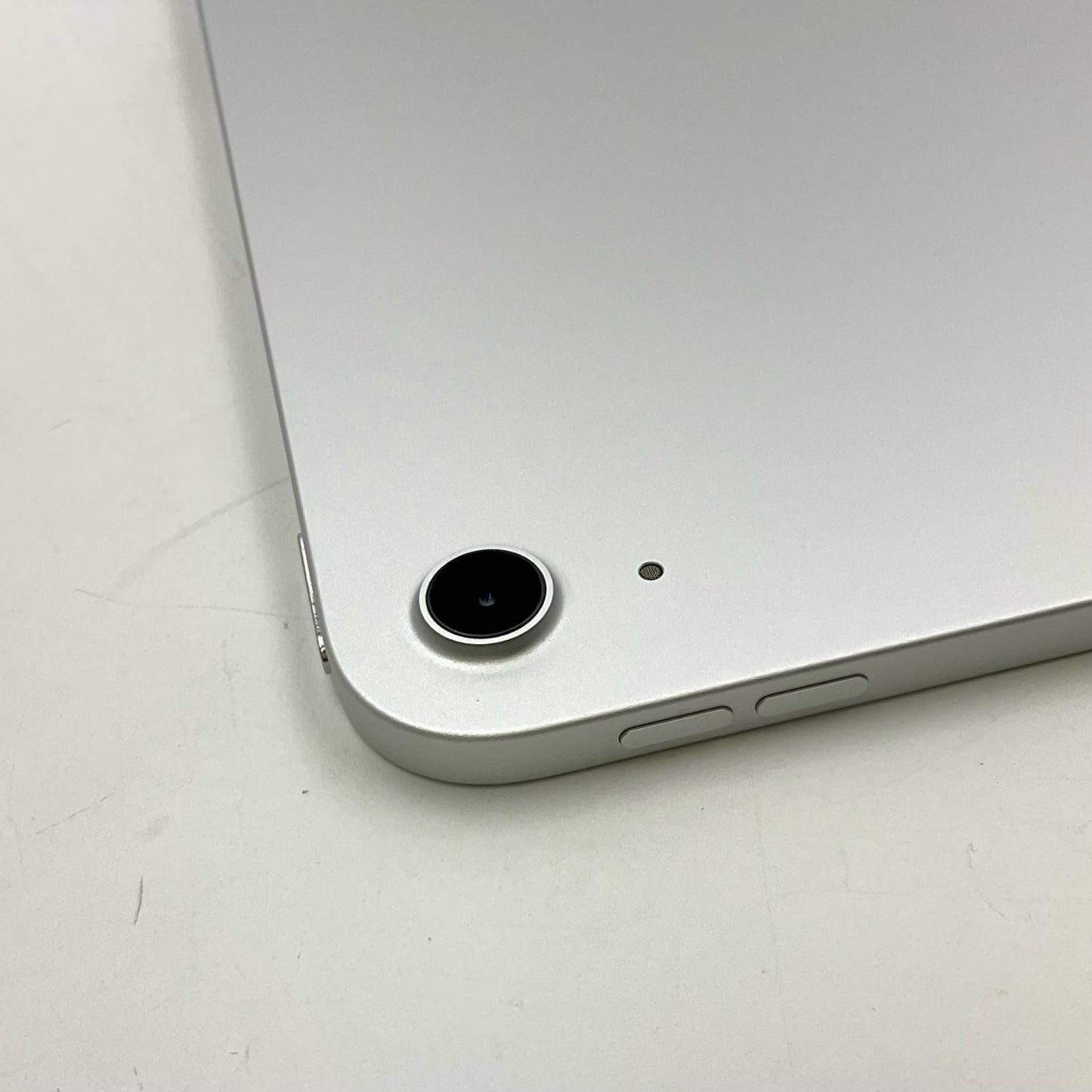 【全額返金保証】【最速発送】Apple iPad iPad 10.9インチ 第10世代 64GB シルバー Wi-Fi 美品 動作確認済
