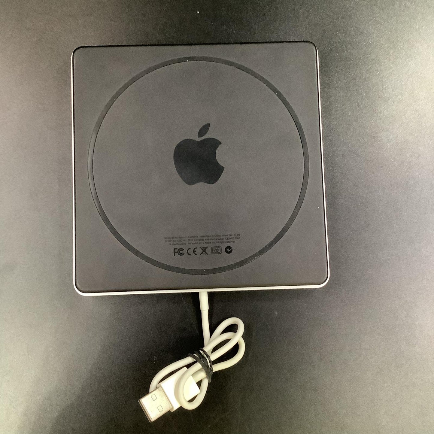 【全額返金保証】【最速発送】Apple MD564ZM/A 美品 動作確認済