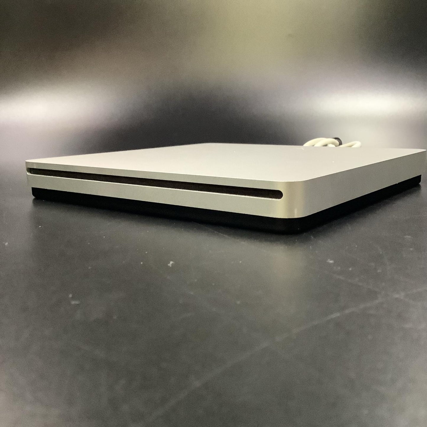 【全額返金保証】【最速発送】Apple MD564ZM/A 美品 動作確認済