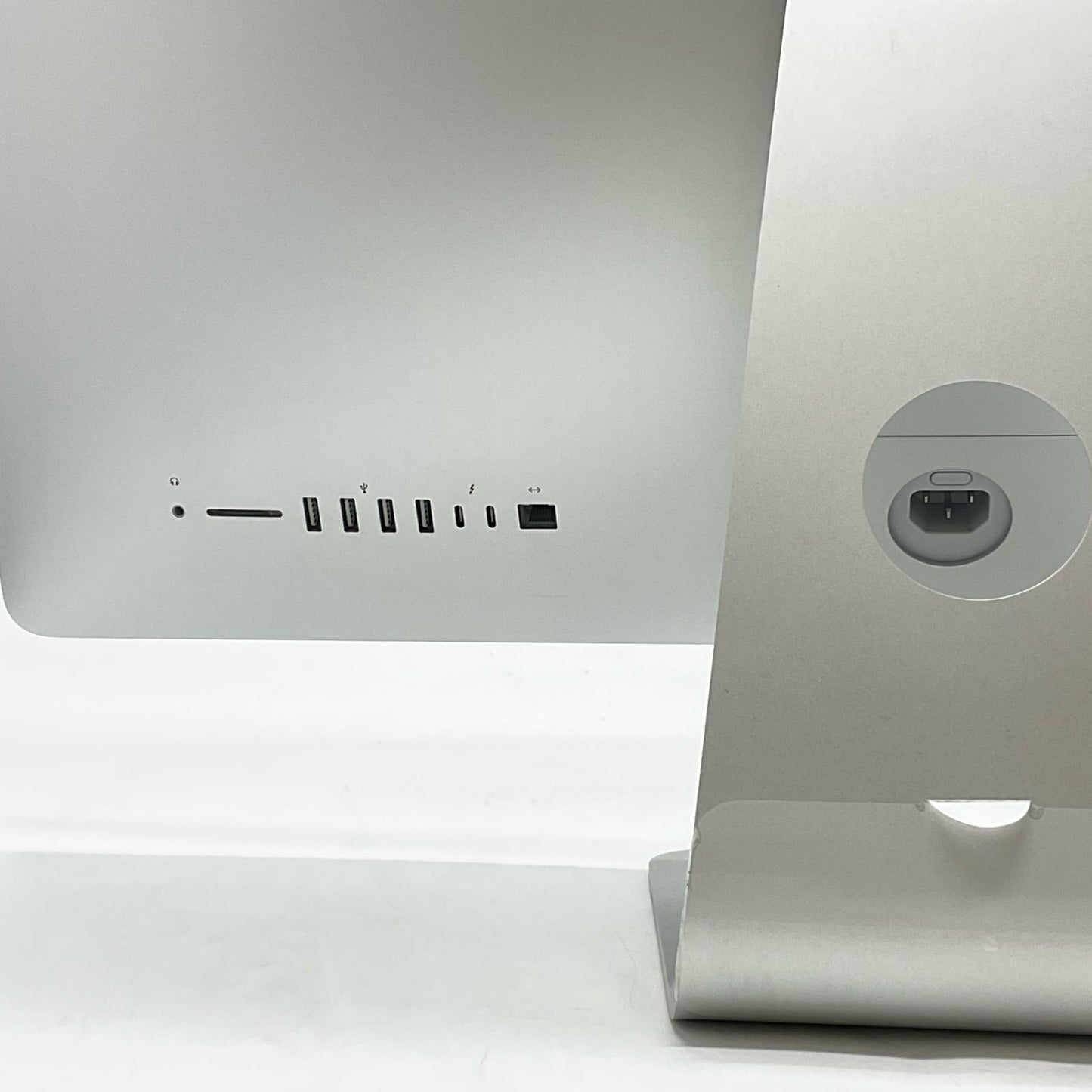 【全額返金保証】【最速発送】Apple iMac 27インチ 6コア intel core i5 8GB SSD 1TB シルバー 美品 動作確認済