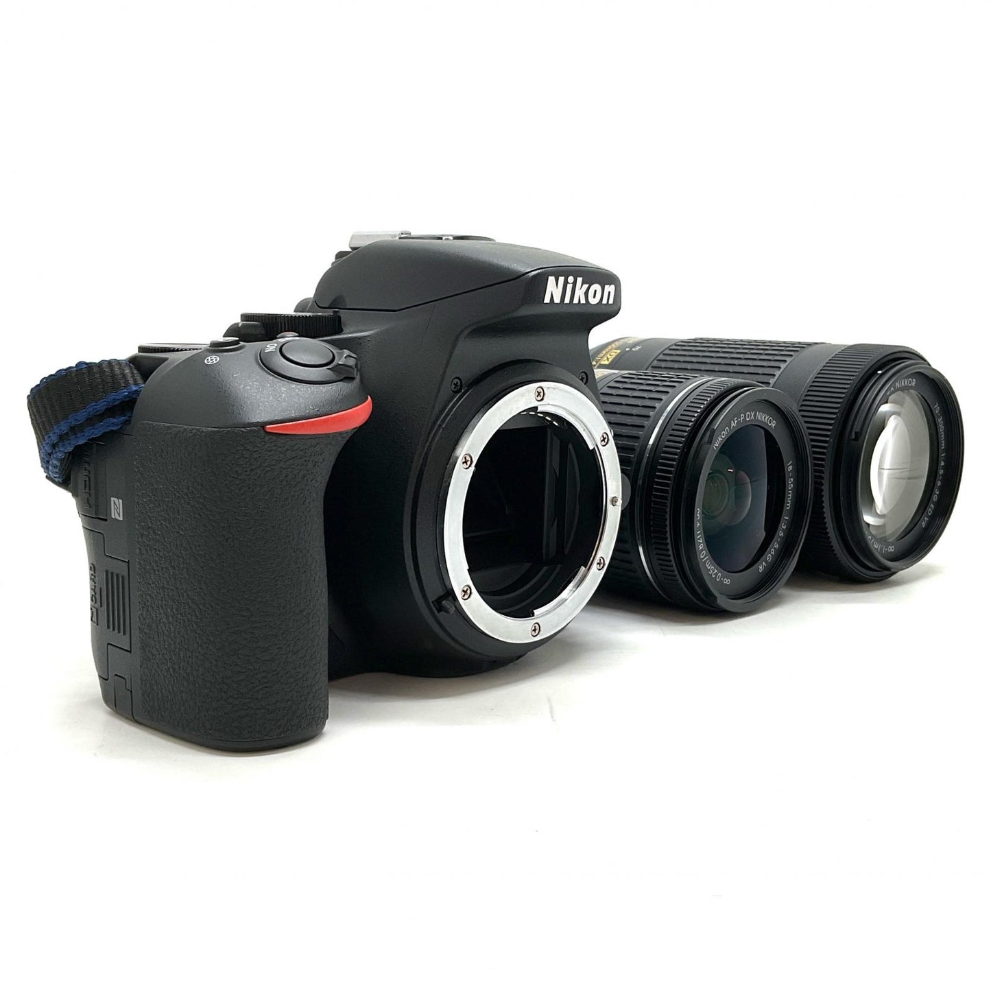 【全額返金保証】【最速発送】Nikon デジタル一眼 D5600 ダブルズームキット ブラック 美品 動作確認済