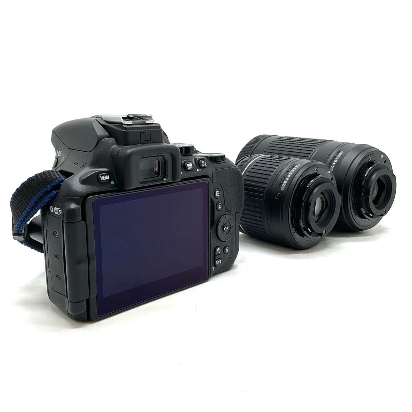 【全額返金保証】【最速発送】Nikon デジタル一眼 D5600 ダブルズームキット ブラック 美品 動作確認済