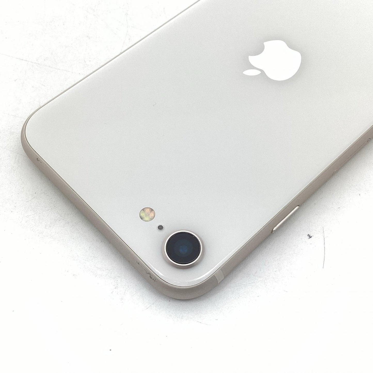 【全額返金保証】【最速発送】Apple iPhone iPhone SE（第3世代） 128GB スターライト docomo 白ロム 動作確認済 85%