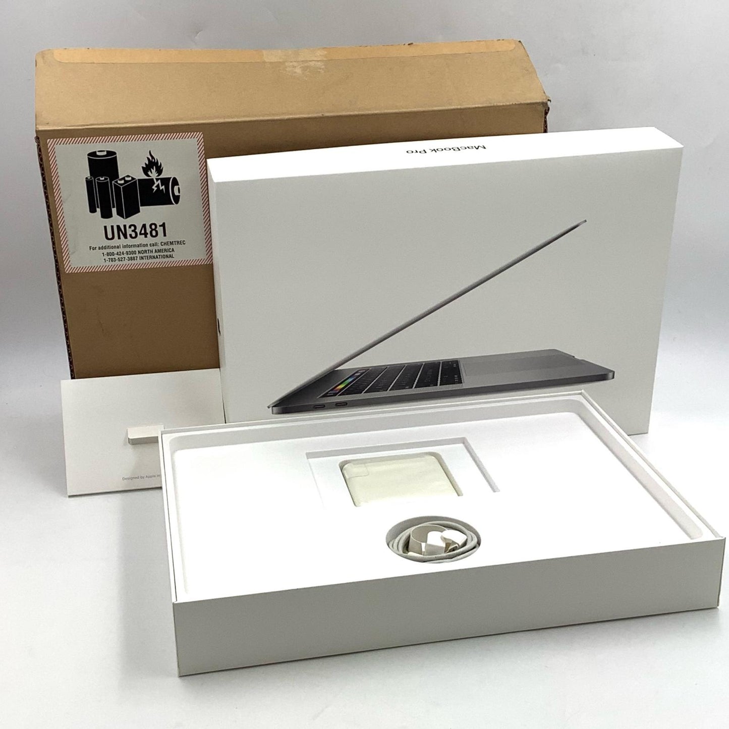 【全額返金保証】【最速発送】Apple MacBook Pro 15インチ 2017 2.8GHz クアッドコアIntel Core i7 16GB 1TB スペースグレイ 89.6% 美品 動作確認済