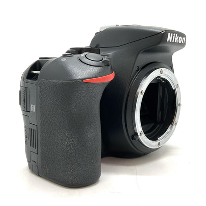 【全額返金保証】【最速発送】Nikon デジタル一眼 D5600 ボディ ブラック 美品 動作確認済