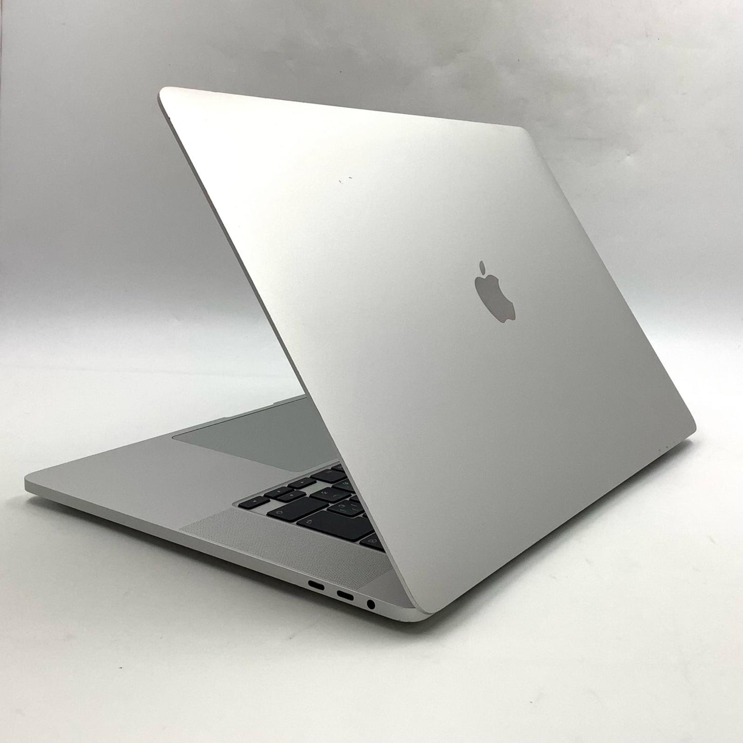 【全額返金保証】【最速発送】Apple MacBook Pro 16インチ 2019 2.6GHz 6コアIntel Core i7 16GB 512GB シルバー 美品 動作確認済