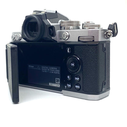 【全額返金保証】【最速発送】Nikon デジタル一眼 Zfc 16-50 VR レンズキット シルバー 超美品 動作確認済