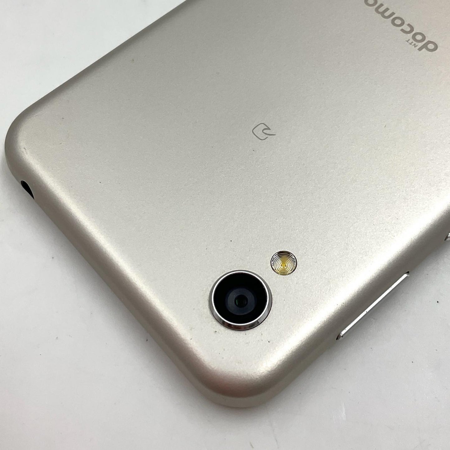 【全額返金保証】【最速発送】SHARP AQUOS sense2 32GB docomo SH-01L 白ロム 動作確認済
