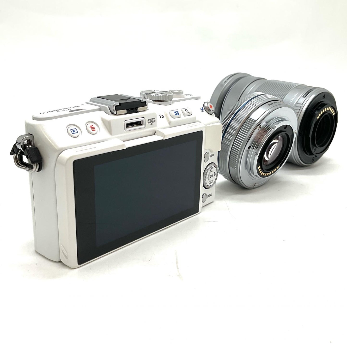 【全額返金保証】【最速発送】OLYMPUS デジタル一眼 OLYMPUS PEN Lite E-PL6 EZ ダブルズームキット ホワイト 美品 動作確認済