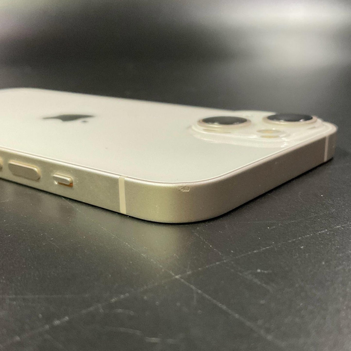 【全額返金保証】【最速発送】Apple iPhone iPhone 13 128GB スターライト docomo SIMフリー 白ロム 動作確認済 79%