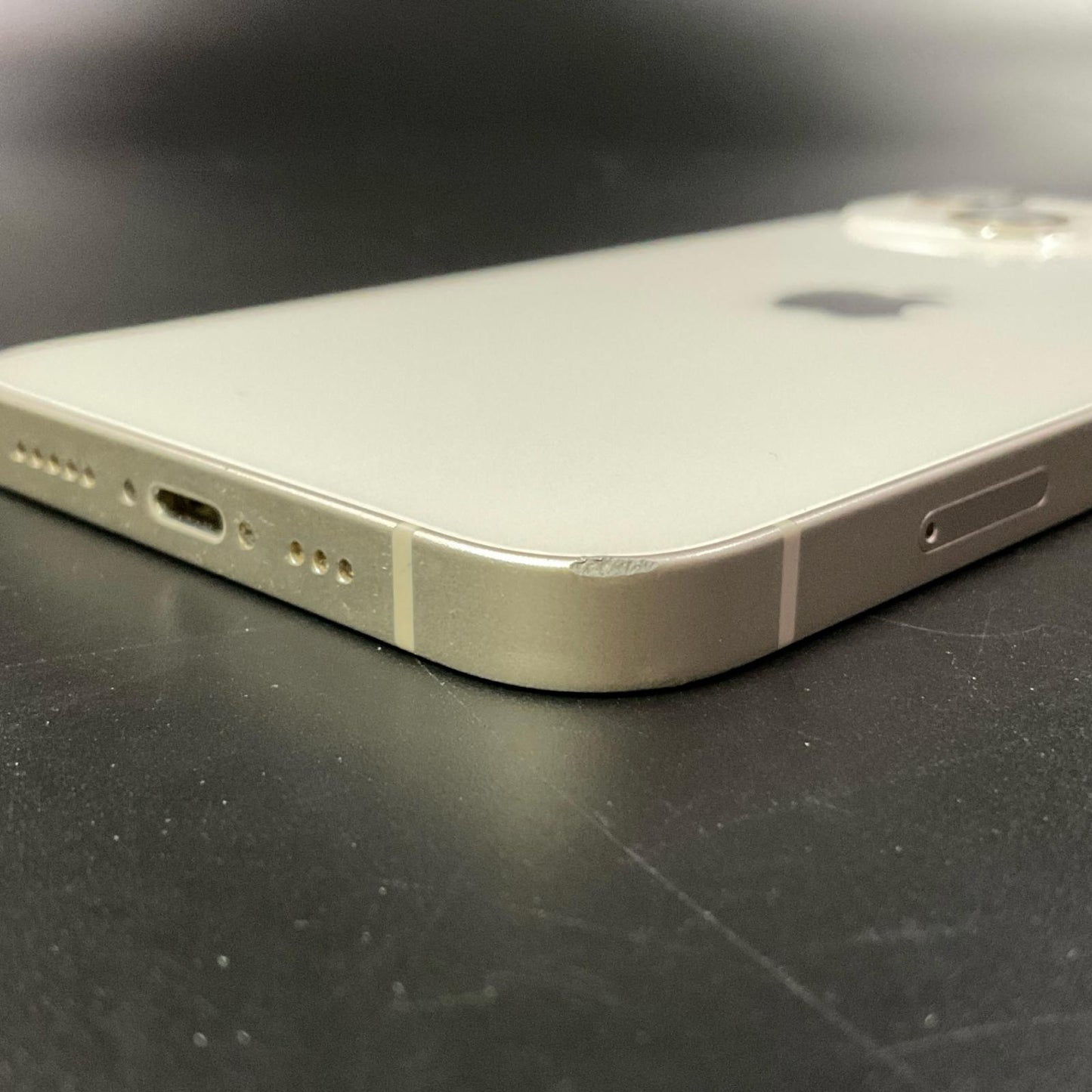 【全額返金保証】【最速発送】Apple iPhone iPhone 13 128GB スターライト docomo SIMフリー 白ロム 動作確認済 79%