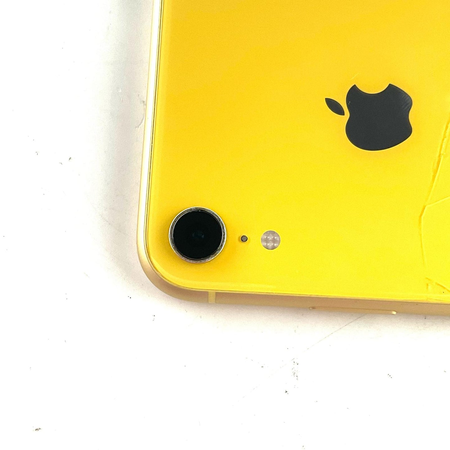 【最速発送】Apple iPhone iPhone XR 64GB イエロー au 白ロム【難有】 79%