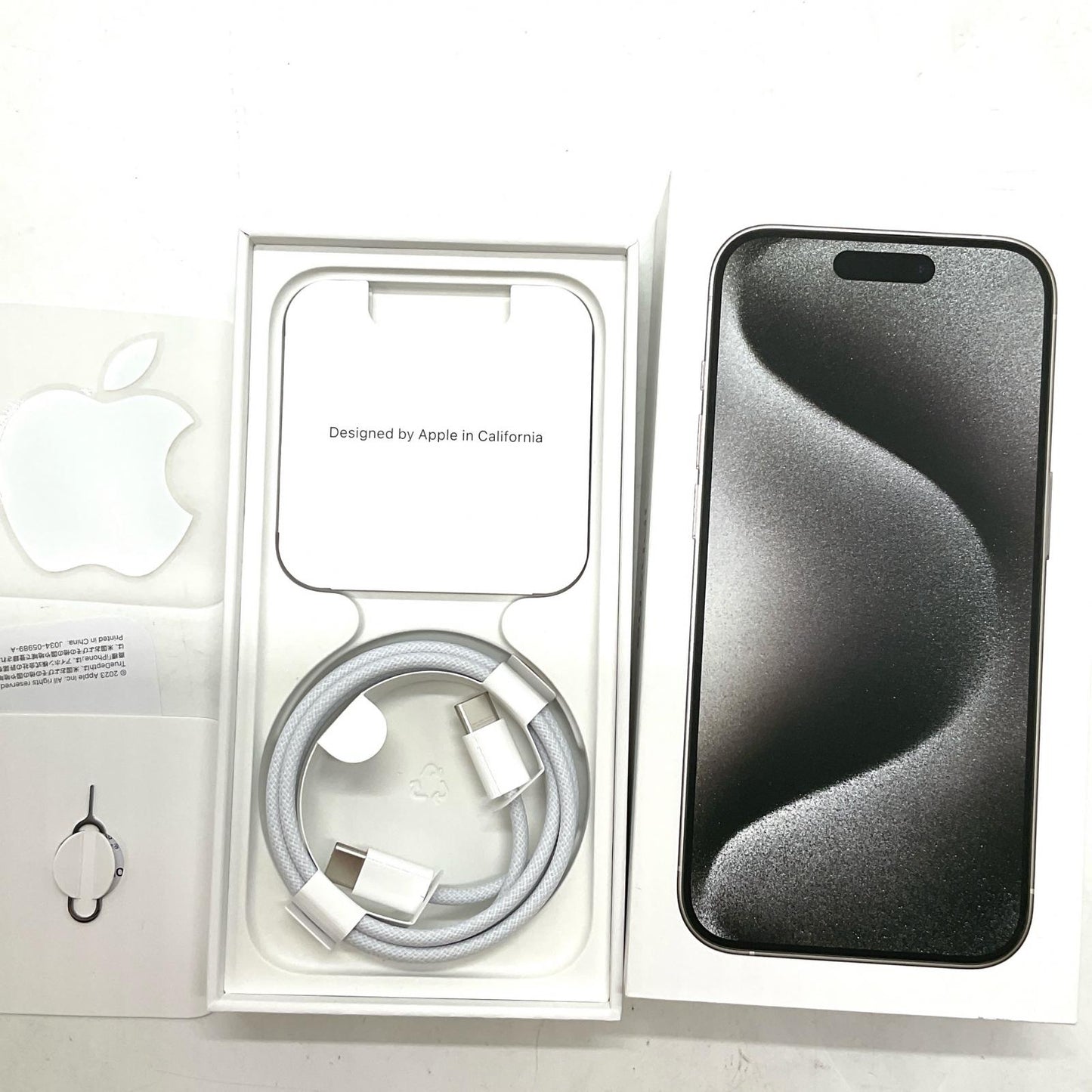 【全額返金保証】【最速発送】Apple iPhone iPhone 15 Pro 256GB ホワイトチタニウム SIMフリー 白ロム 美品 動作確認済 82%