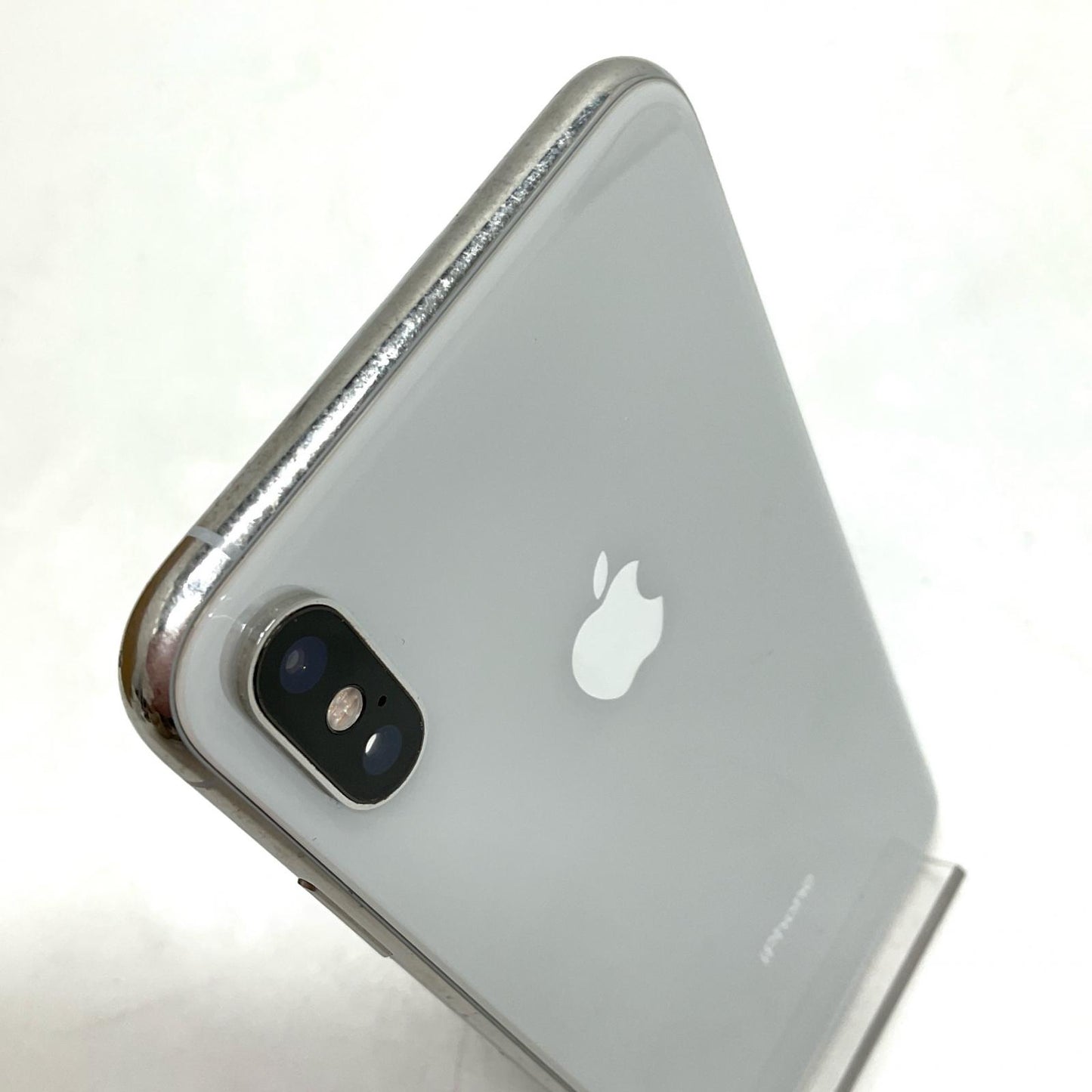 【全額返金保証】【最速発送】Apple iPhone iPhone XS Max 64GB シルバー docomo 白ロム 動作確認済 82%