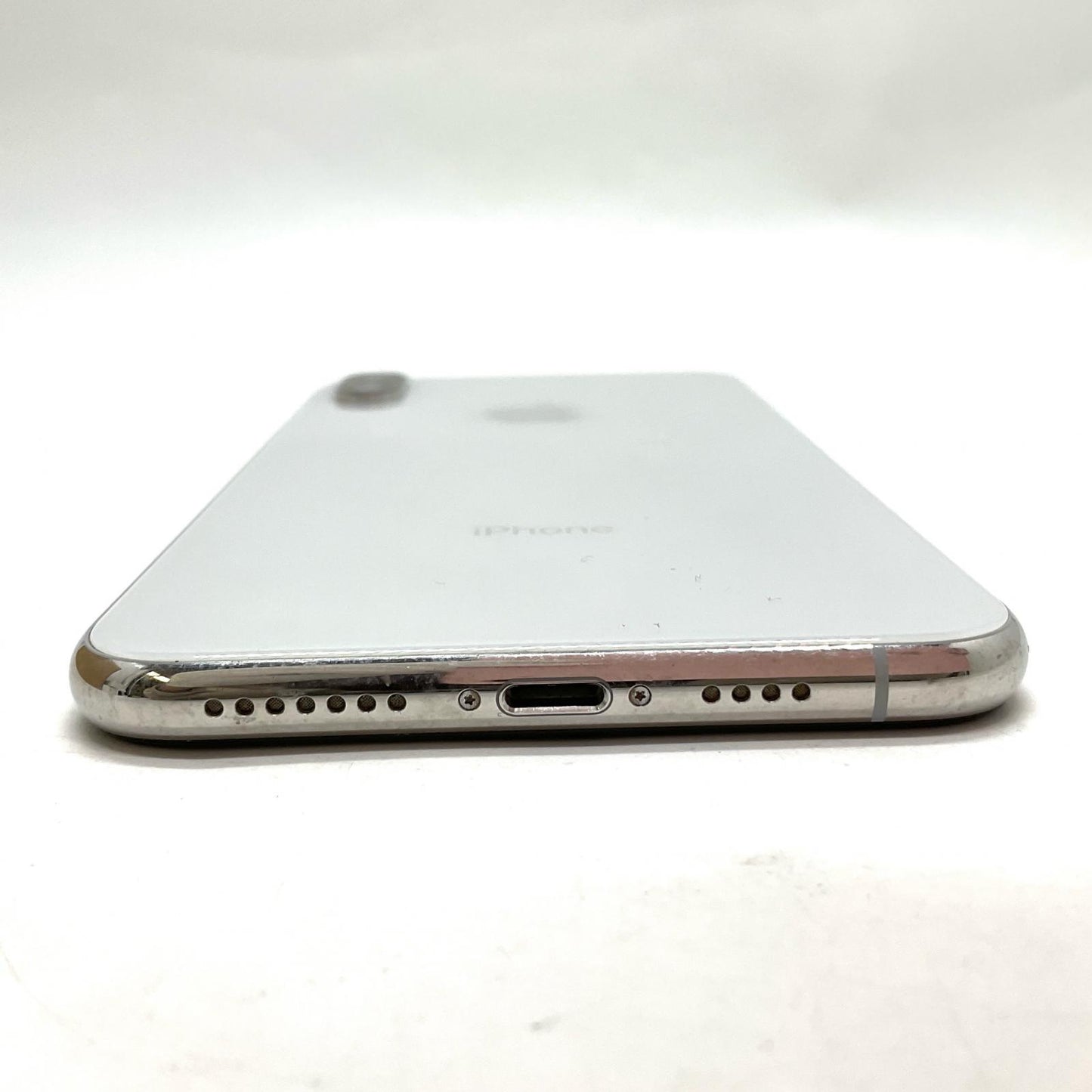 【全額返金保証】【最速発送】Apple iPhone iPhone XS Max 64GB シルバー docomo 白ロム 動作確認済 82%