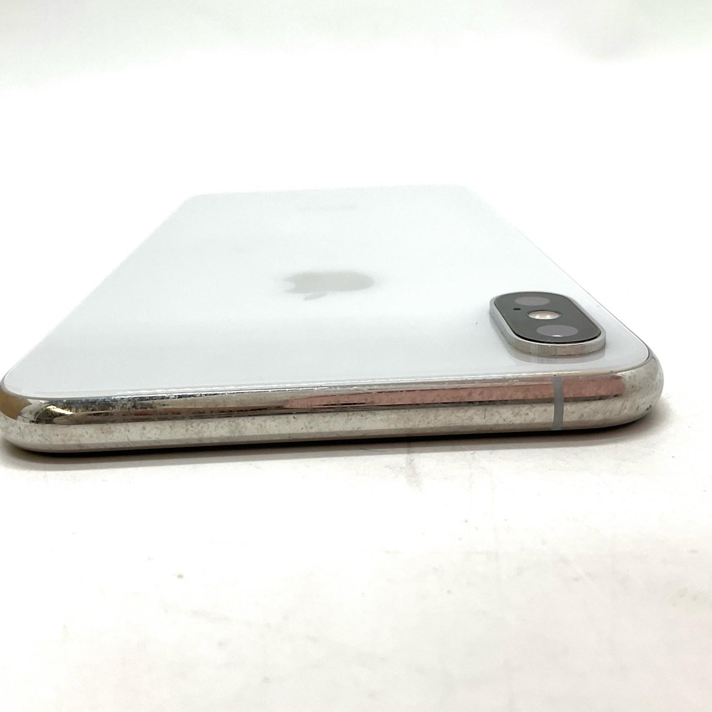【全額返金保証】【最速発送】Apple iPhone iPhone XS Max 64GB シルバー docomo 白ロム 動作確認済 82%