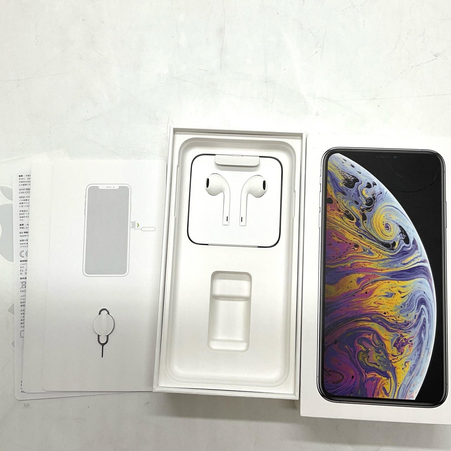 【全額返金保証】【最速発送】Apple iPhone iPhone XS Max 64GB シルバー docomo 白ロム 動作確認済 82%