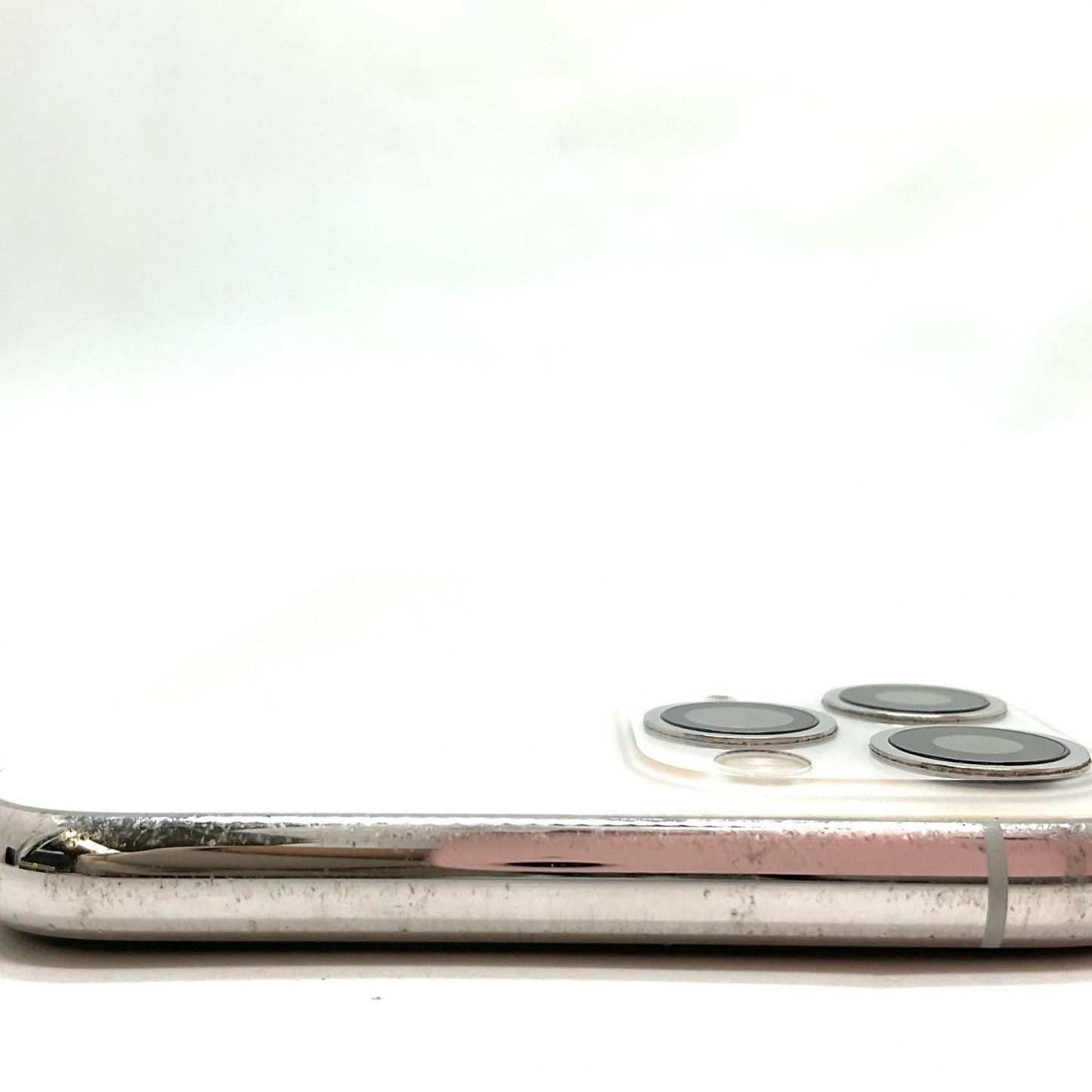 【全額返金保証】【最速発送】Apple iPhone iPhone 11 Pro 256GB シルバー docomo 白ロム 動作確認済 74%