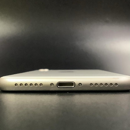 【全額返金保証】【最速発送】Apple iPhone iPhone SE（第3世代） 64GB スターライト docomo 白ロム 美品 動作確認済 100%
