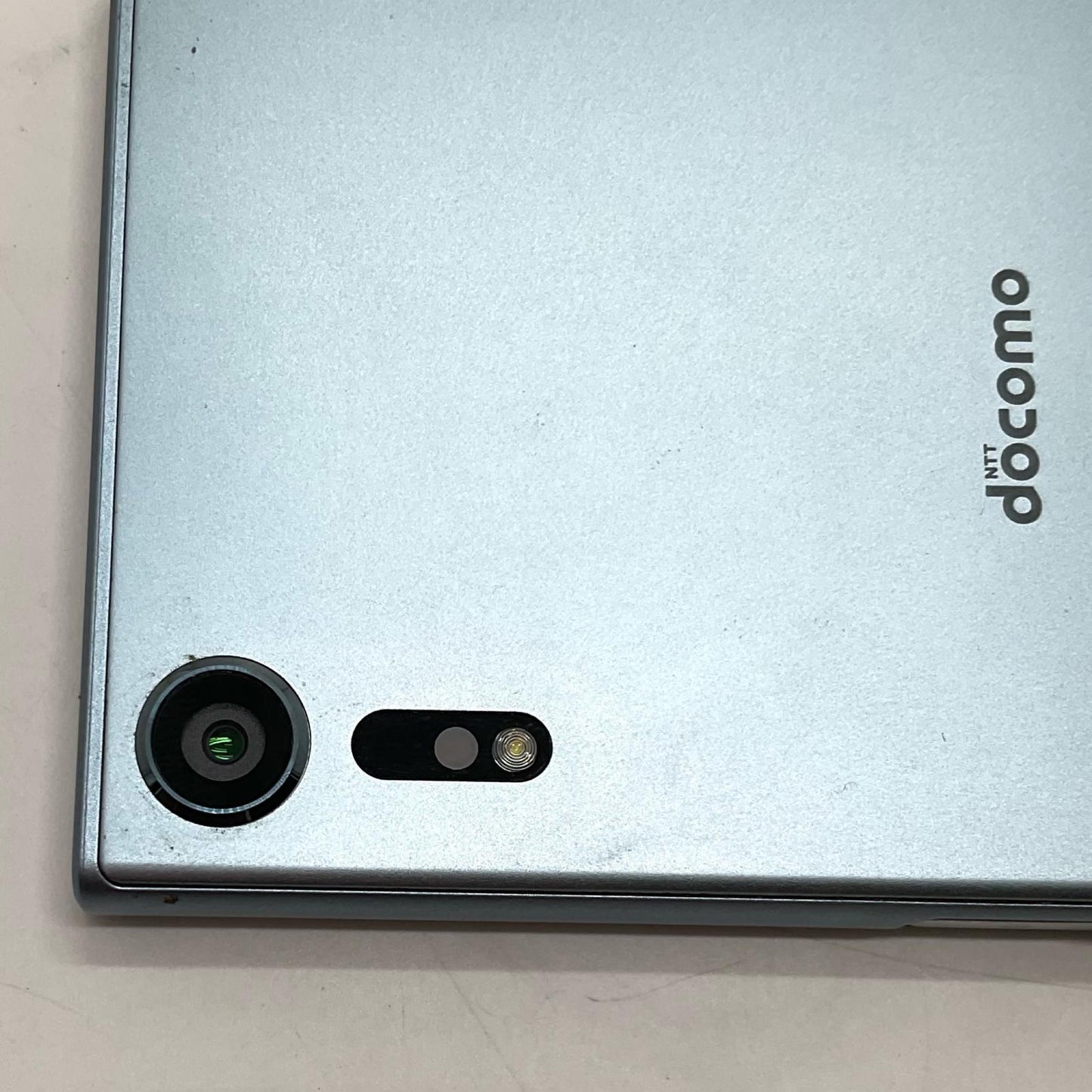 【全額返金保証】【最速発送】Sony Xperia XZs 32GB docomo SO-03J 白ロム 動作確認済